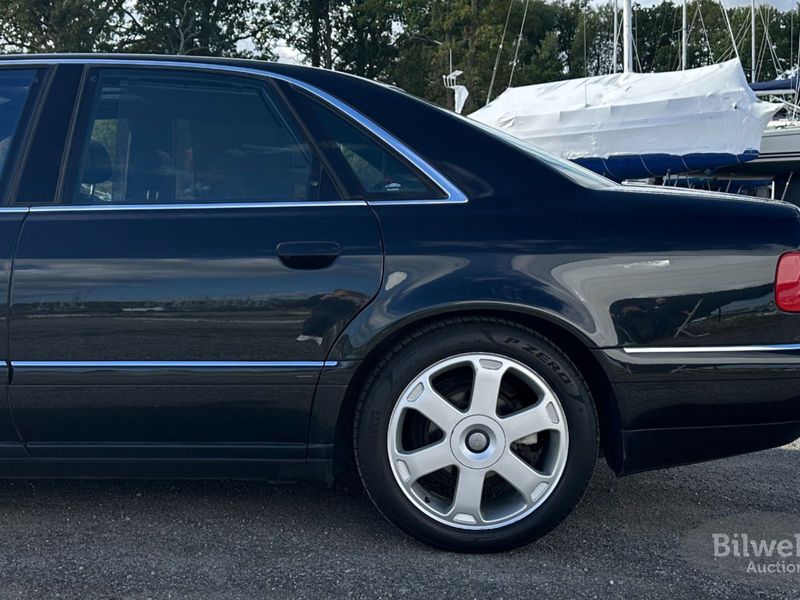 Audi S8 bild 15