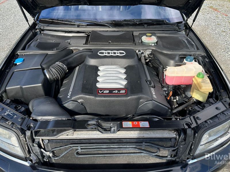 Audi S8 bild 22