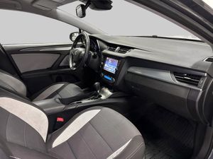 Toyota Avensis bild 10