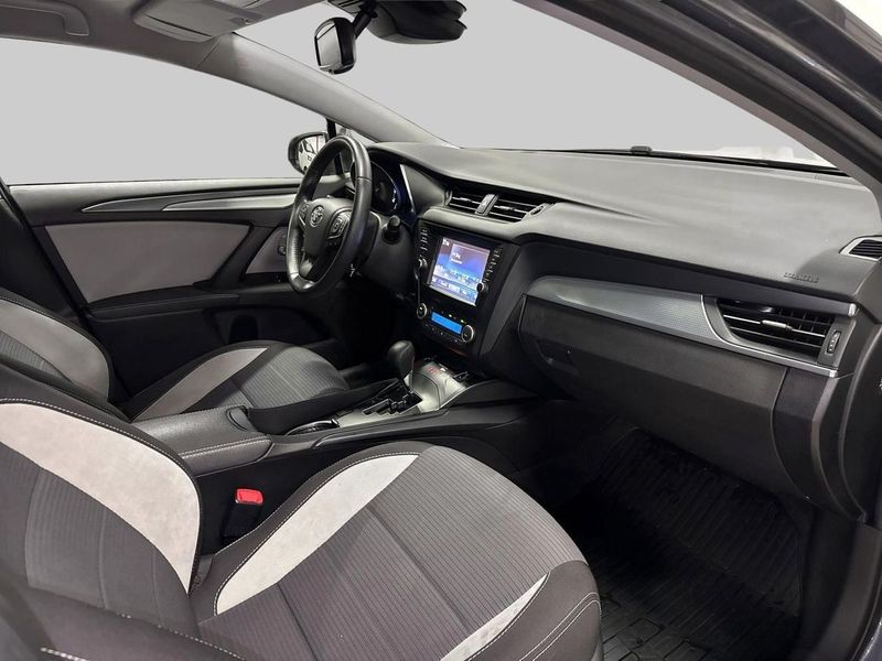 Toyota Avensis bild 10
