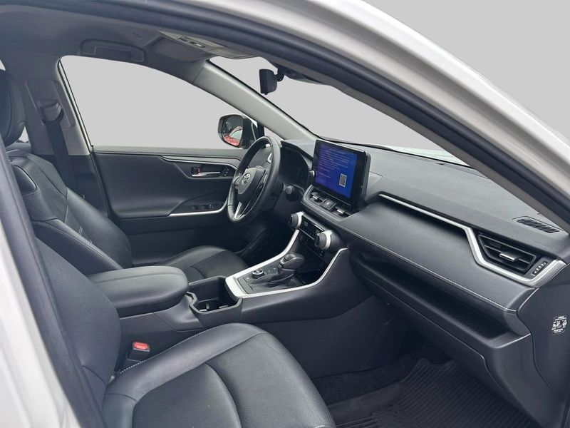 Toyota RAV4 bild 10