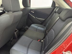 Mazda 2 bild 15