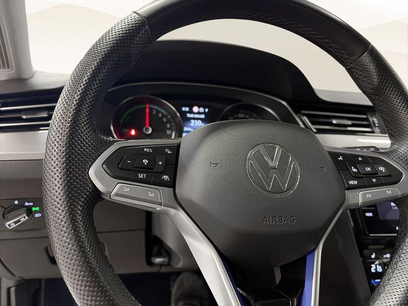 Volkswagen Passat bild 18
