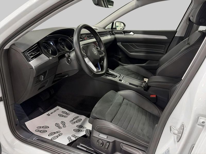 Volkswagen Passat bild 13
