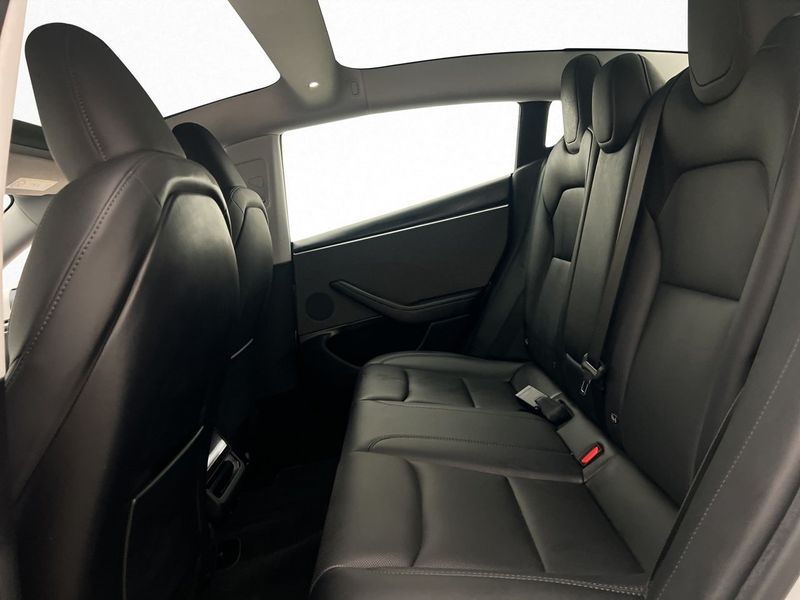 Tesla Model 3 bild 30