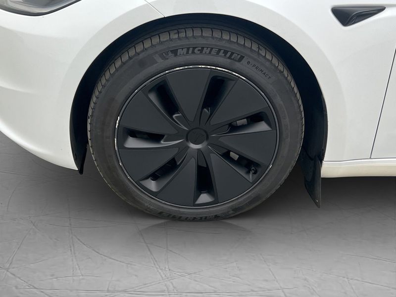 Tesla Model 3 bild 33