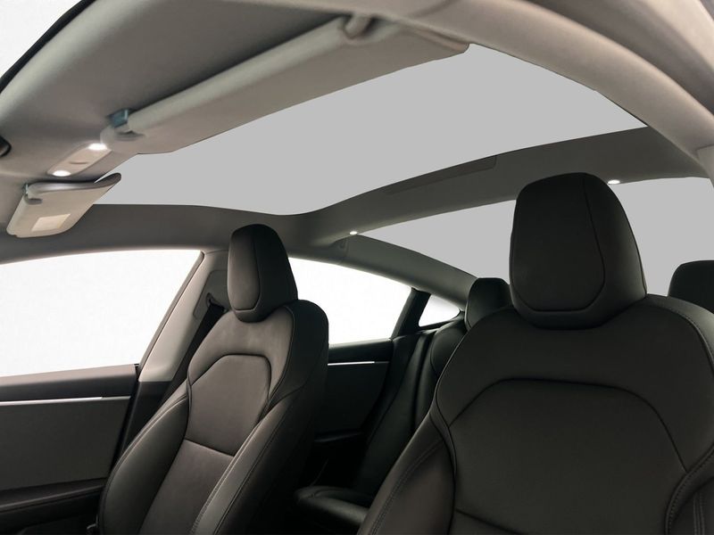 Tesla Model 3 bild 12
