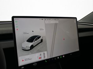 Tesla Model 3 bild 21
