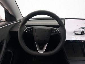 Tesla Model 3 bild 14