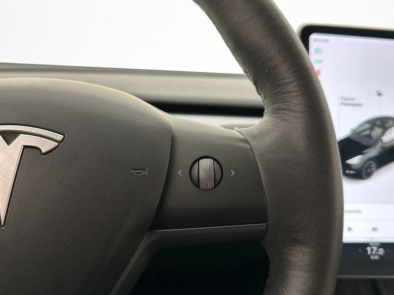 Tesla Model Y bild 18