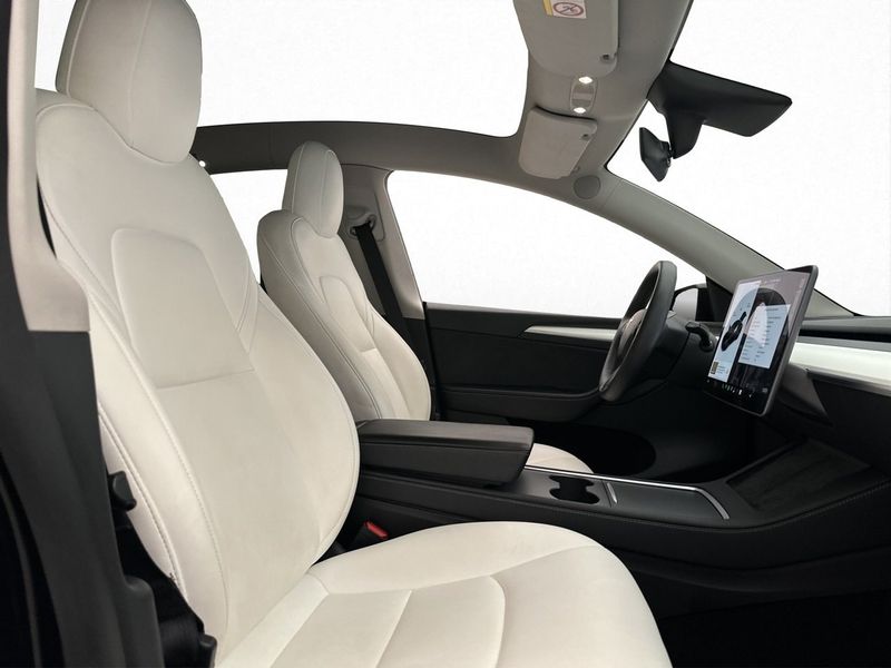 Tesla Model Y bild 28