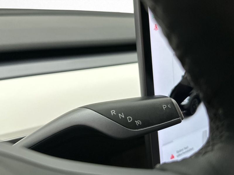 Tesla Model Y bild 19