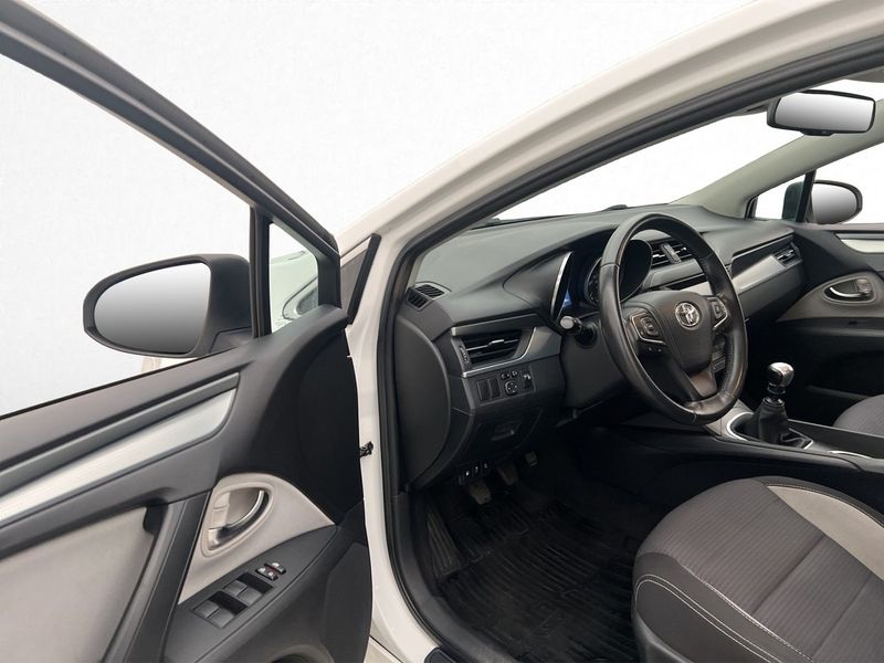 Toyota Avensis bild 18
