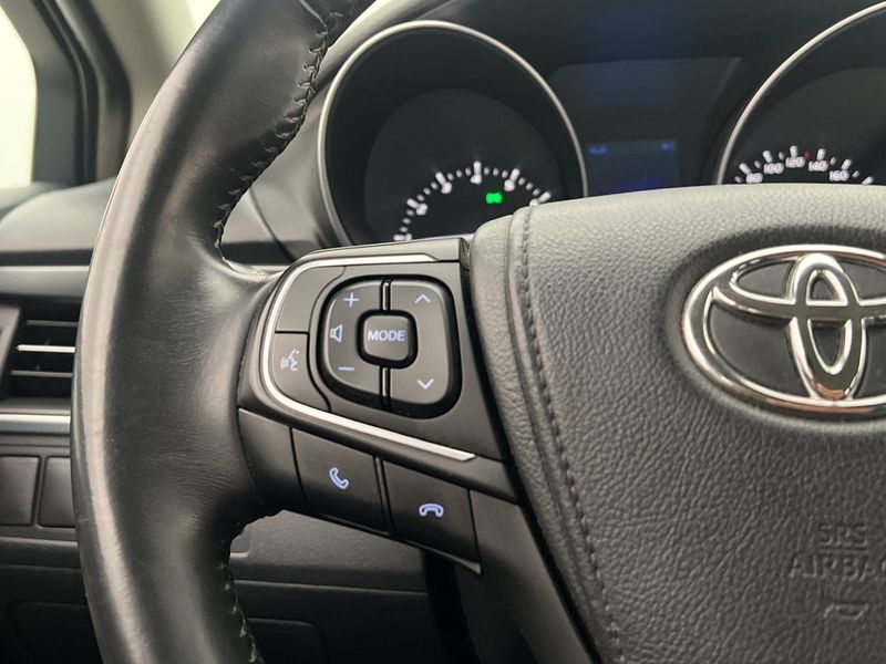 Toyota Avensis bild 24
