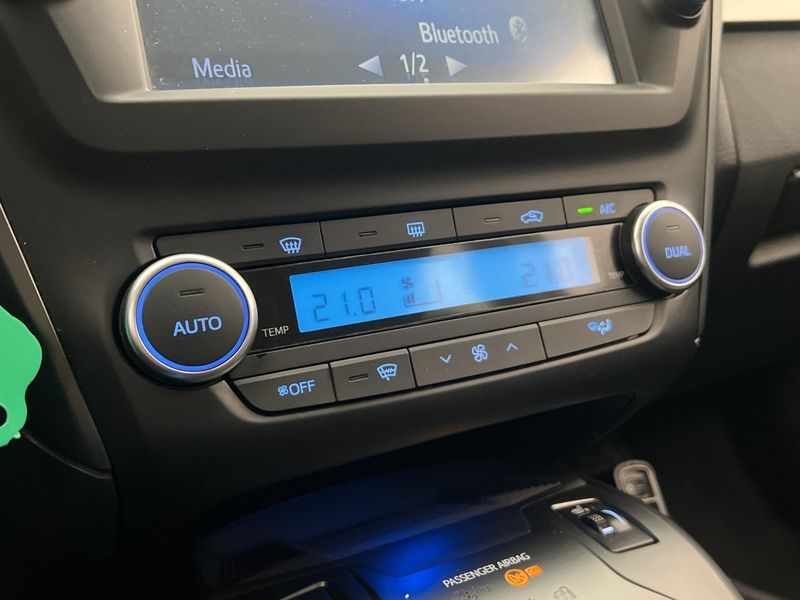 Toyota Avensis bild 23