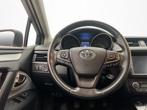 Toyota Avensis bild 17