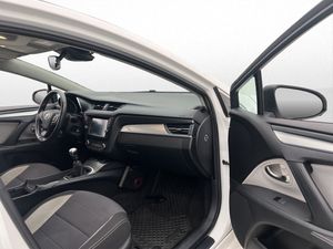 Toyota Avensis bild 12