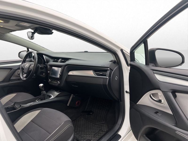 Toyota Avensis bild 12