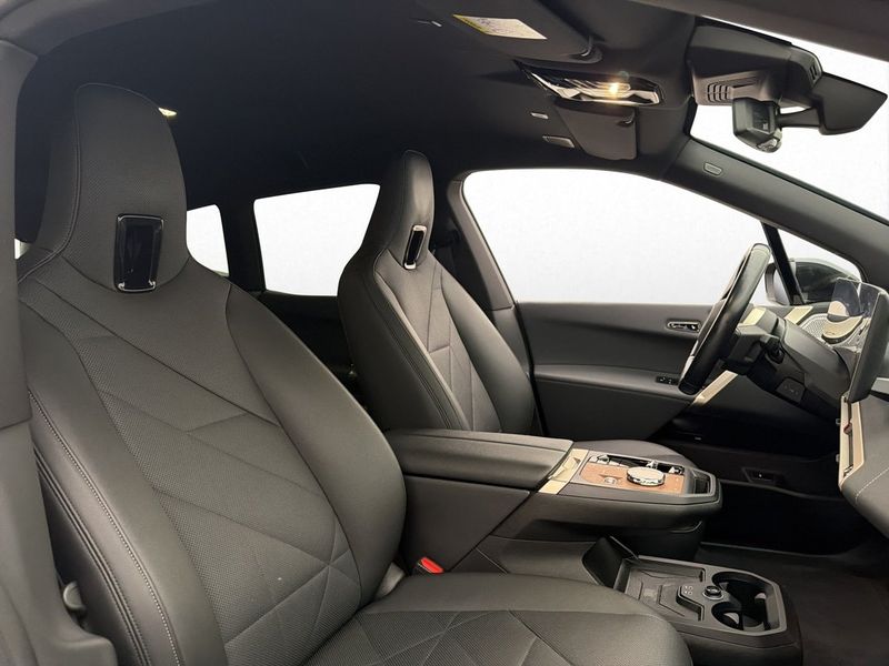 BMW iX bild 16