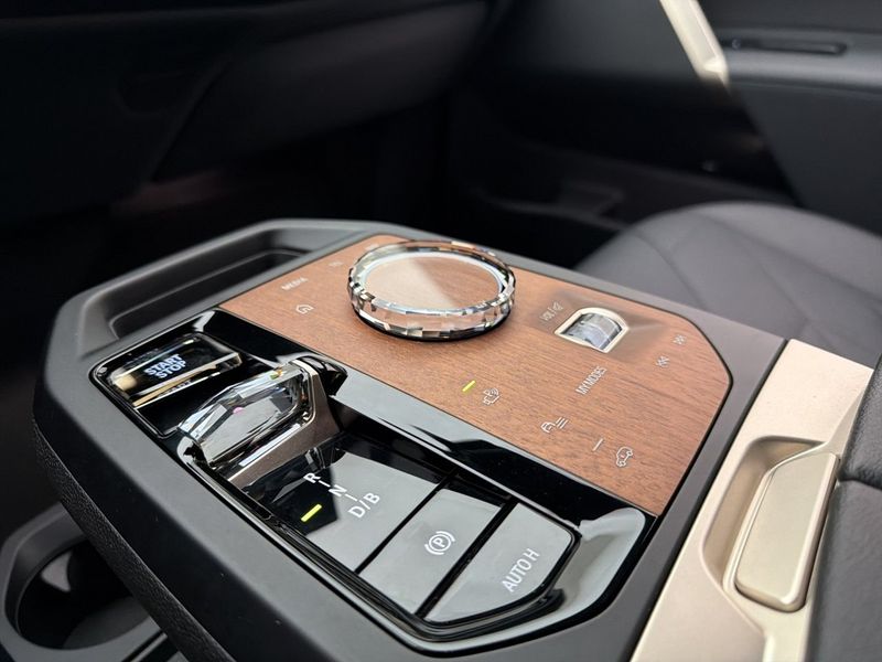BMW iX bild 33