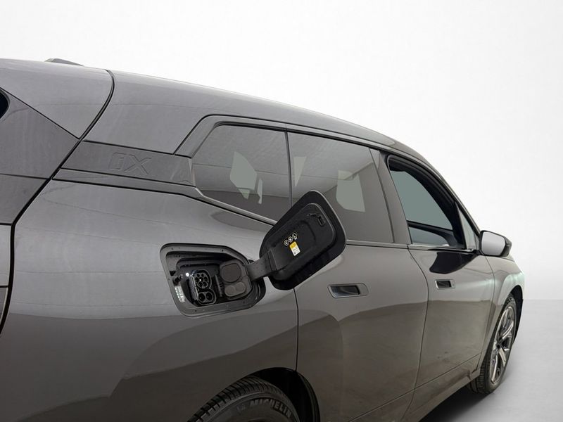 BMW iX bild 18