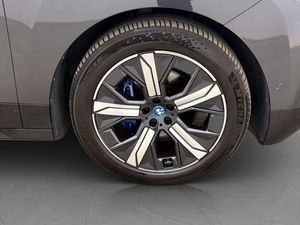 BMW iX bild 11