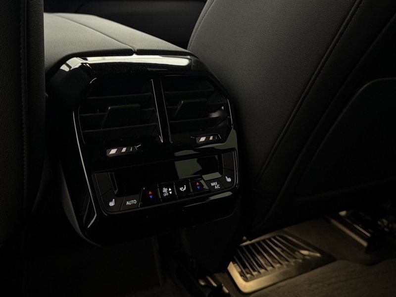 BMW iX bild 20