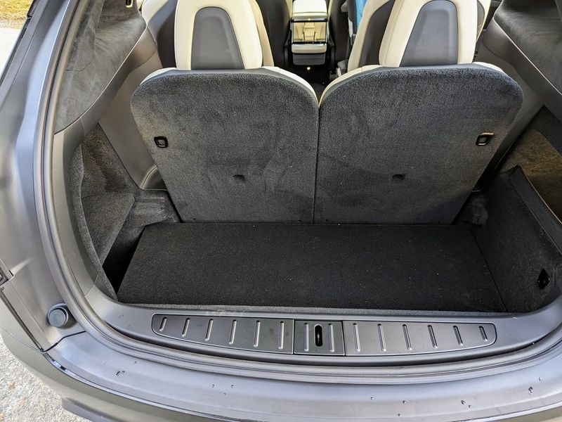 Tesla Model X bild 18