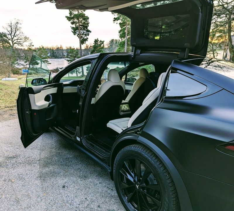 Tesla Model X bild 21