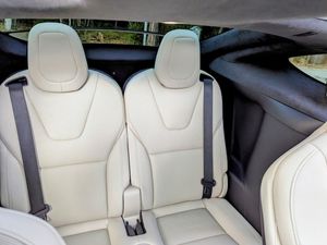 Tesla Model X bild 17