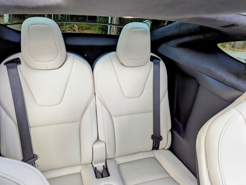Tesla Model X bild 17