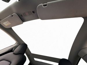 Tesla Model Y bild 13