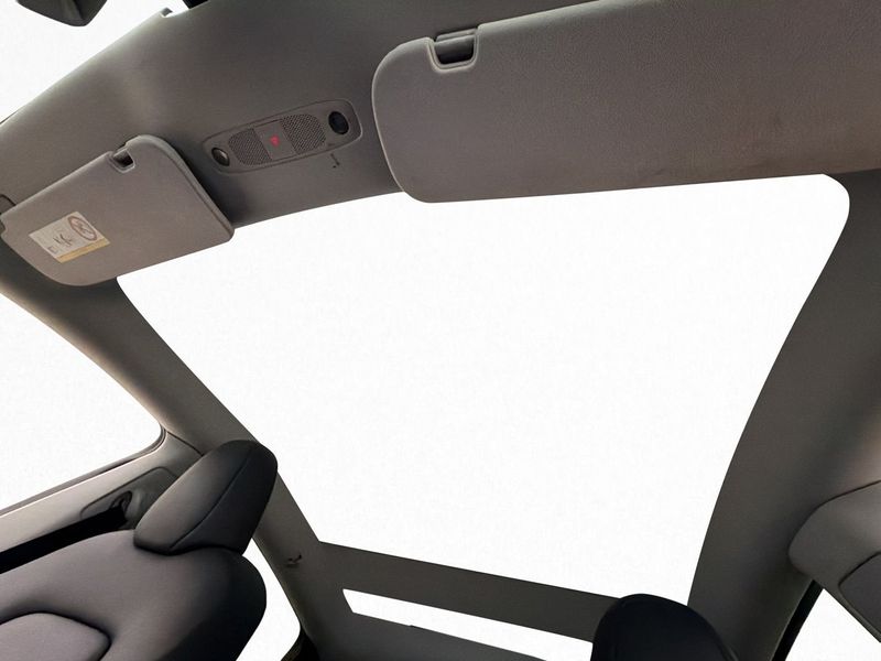 Tesla Model Y bild 13