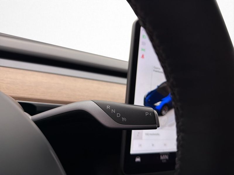 Tesla Model Y bild 17