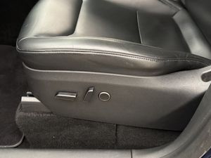 Tesla Model Y bild 15