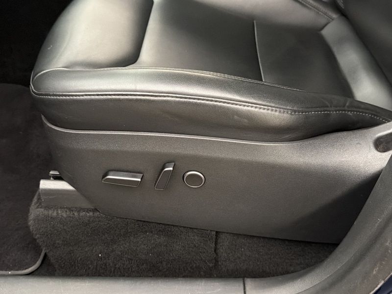 Tesla Model Y bild 15