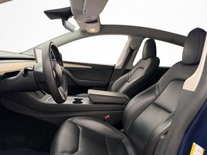 Tesla Model Y bild 12