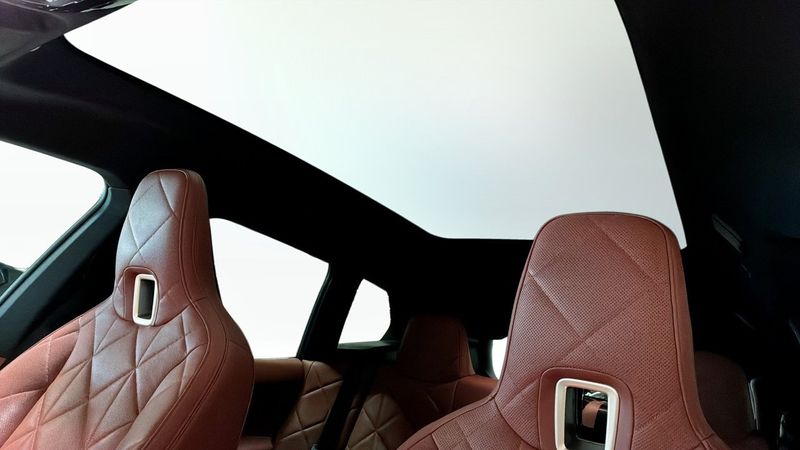 BMW iX bild 12