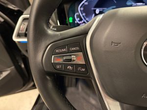 BMW 330 bild 16
