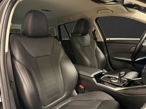 BMW 330 bild 12
