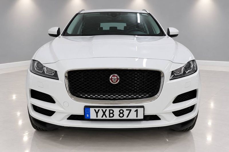 Jaguar F-Pace bild 2