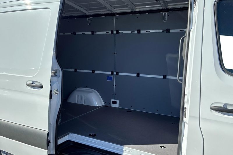 Mercedes Sprinter bild 16