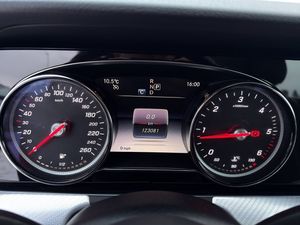 Mercedes E220 bild 18