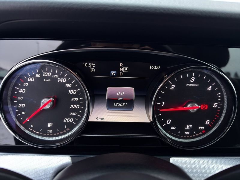 Mercedes E220 bild 18
