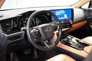 Lexus NX bild 6