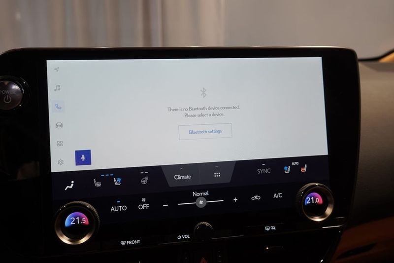 Lexus NX bild 15