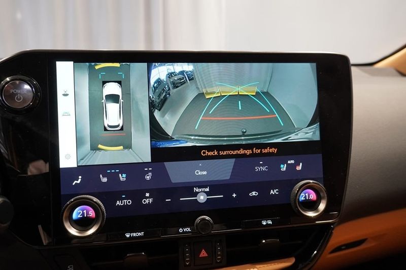Lexus NX bild 17