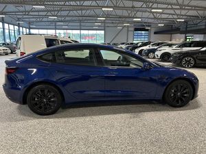 Tesla Model 3 bild 7