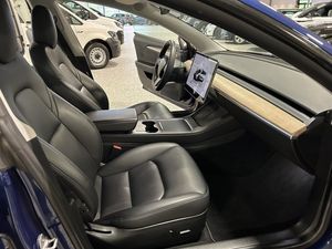 Tesla Model 3 bild 18