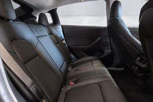 Tesla Model Y bild 8